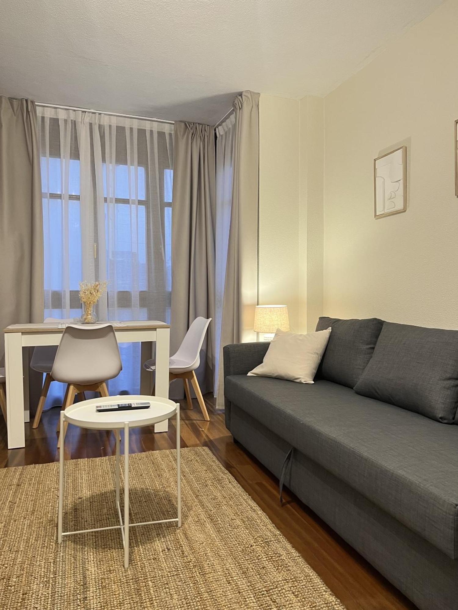 Apartamentos Val De Комильяс Экстерьер фото